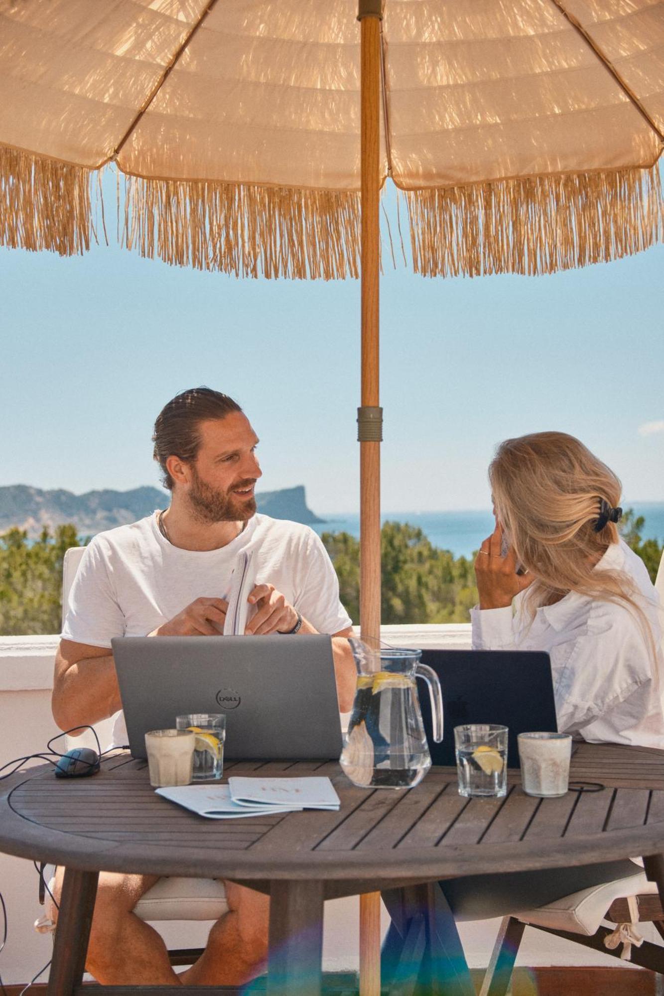 Villa B&M Experience Sant Francesc de s'Estany Exterior photo